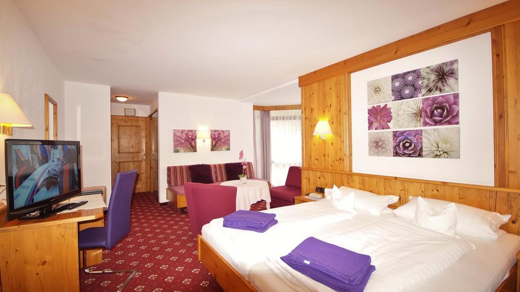 Hotel Schwarzenbergs Traube Глоттерталь Экстерьер фото